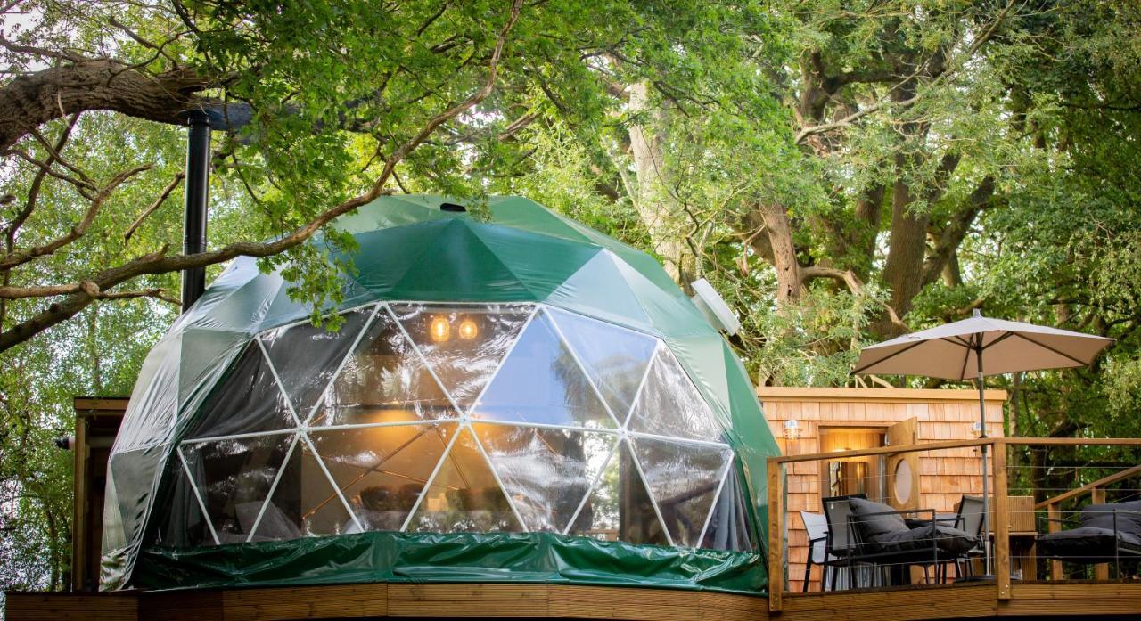 Luna Domes Lodge *