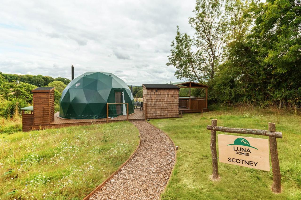 Luna Domes Lodge *