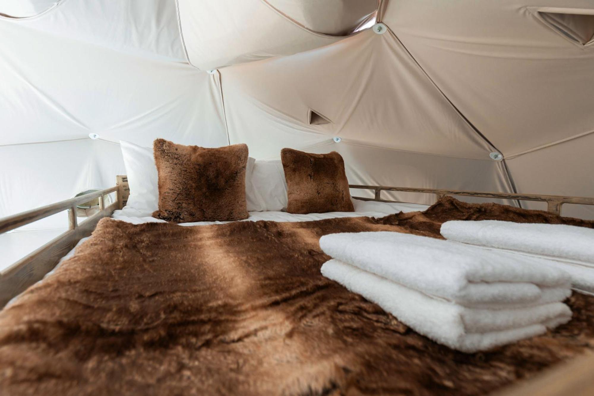 Luna Domes Lodge