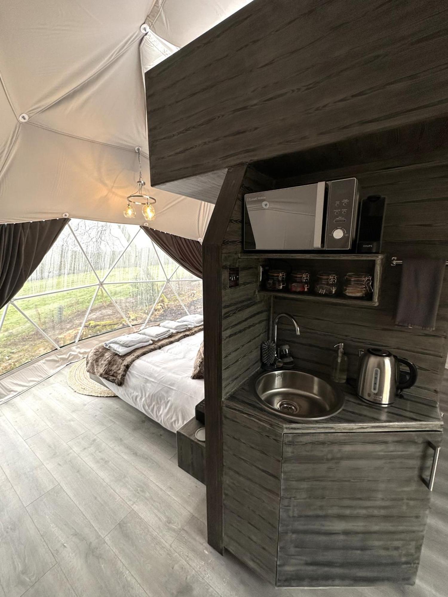 Lodge Luna Domes Chiddingstone