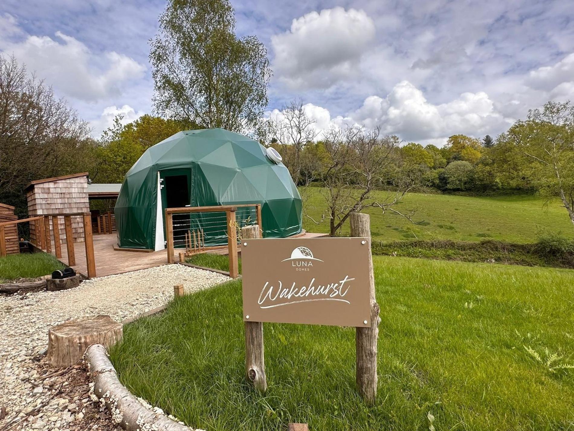 Lodge Luna Domes Chiddingstone