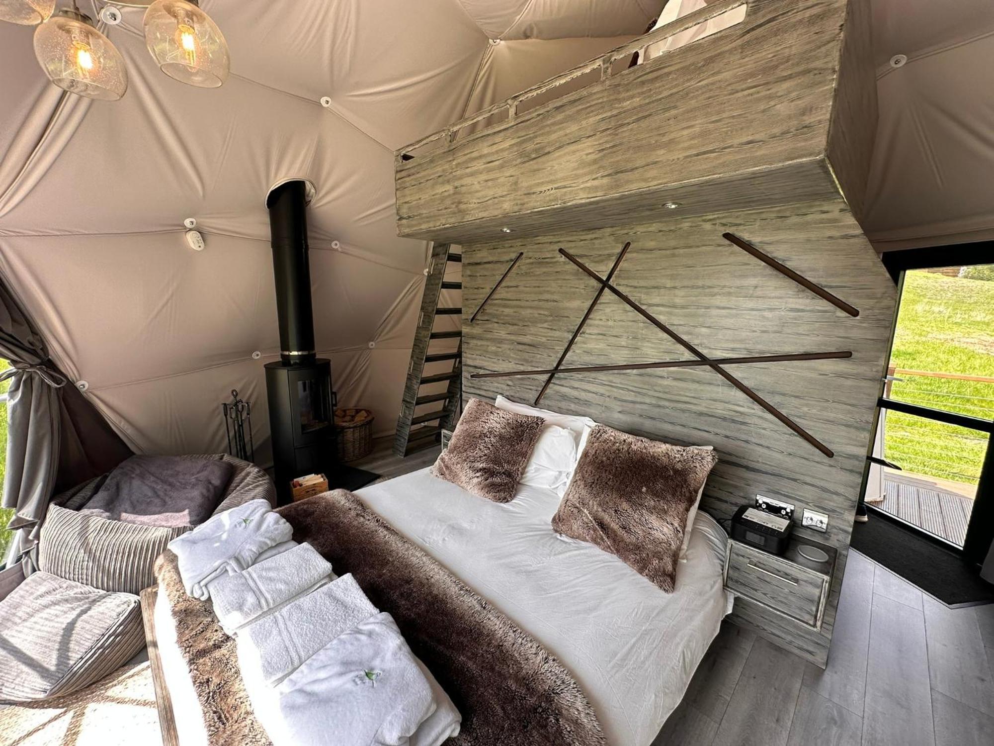 Lodge Luna Domes Chiddingstone