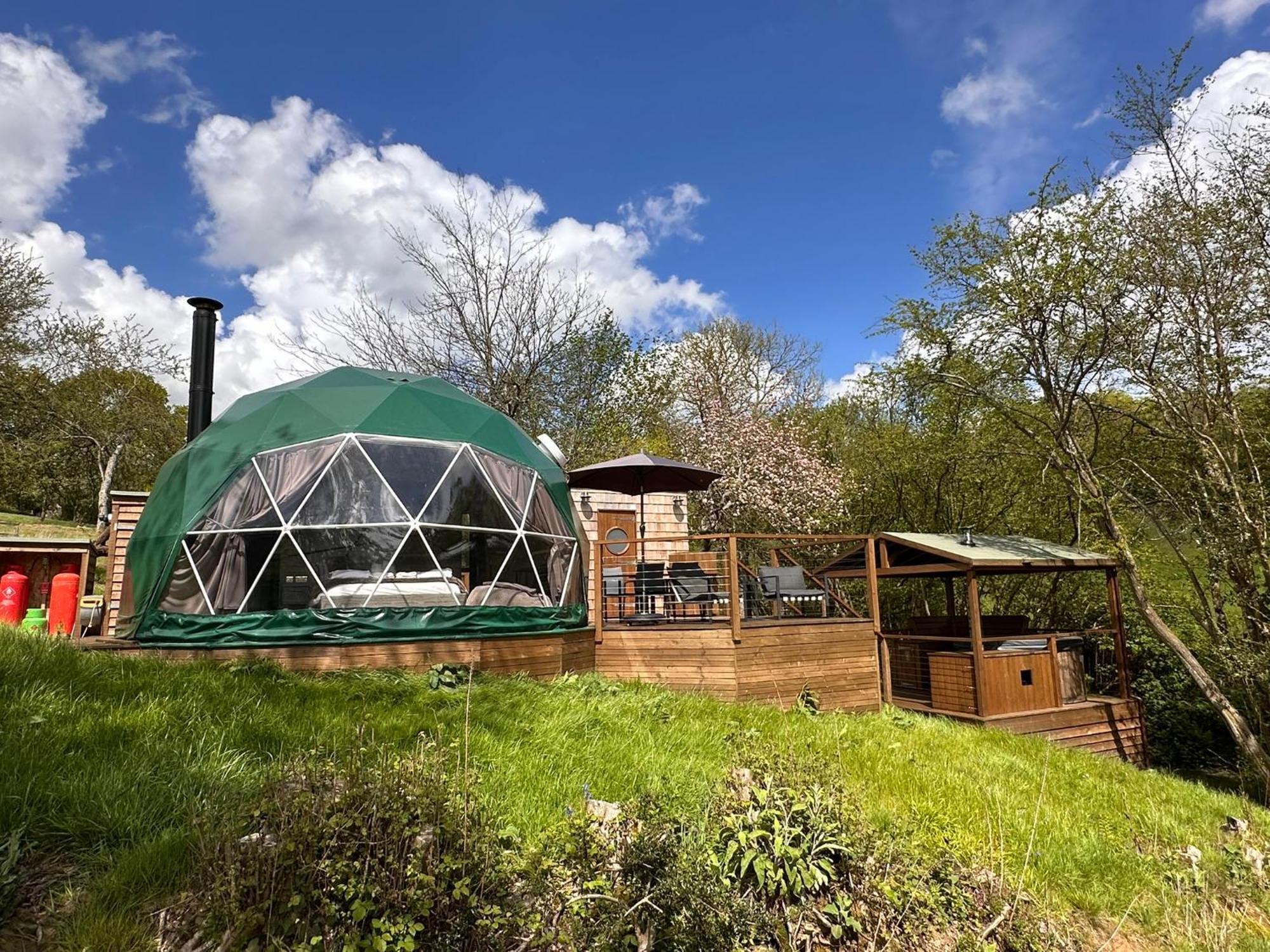 Luna Domes Lodge Chiddingstone