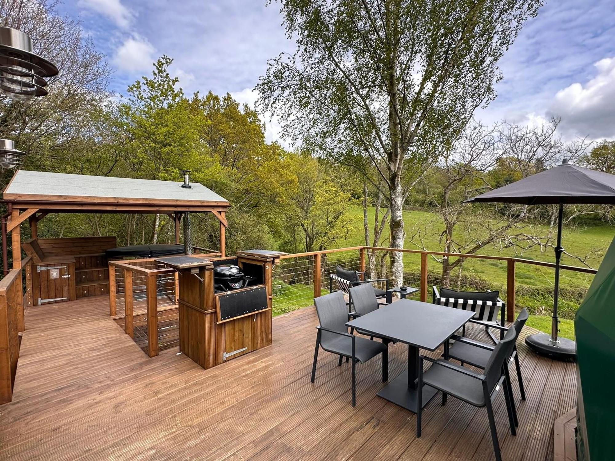 Luna Domes Lodge *