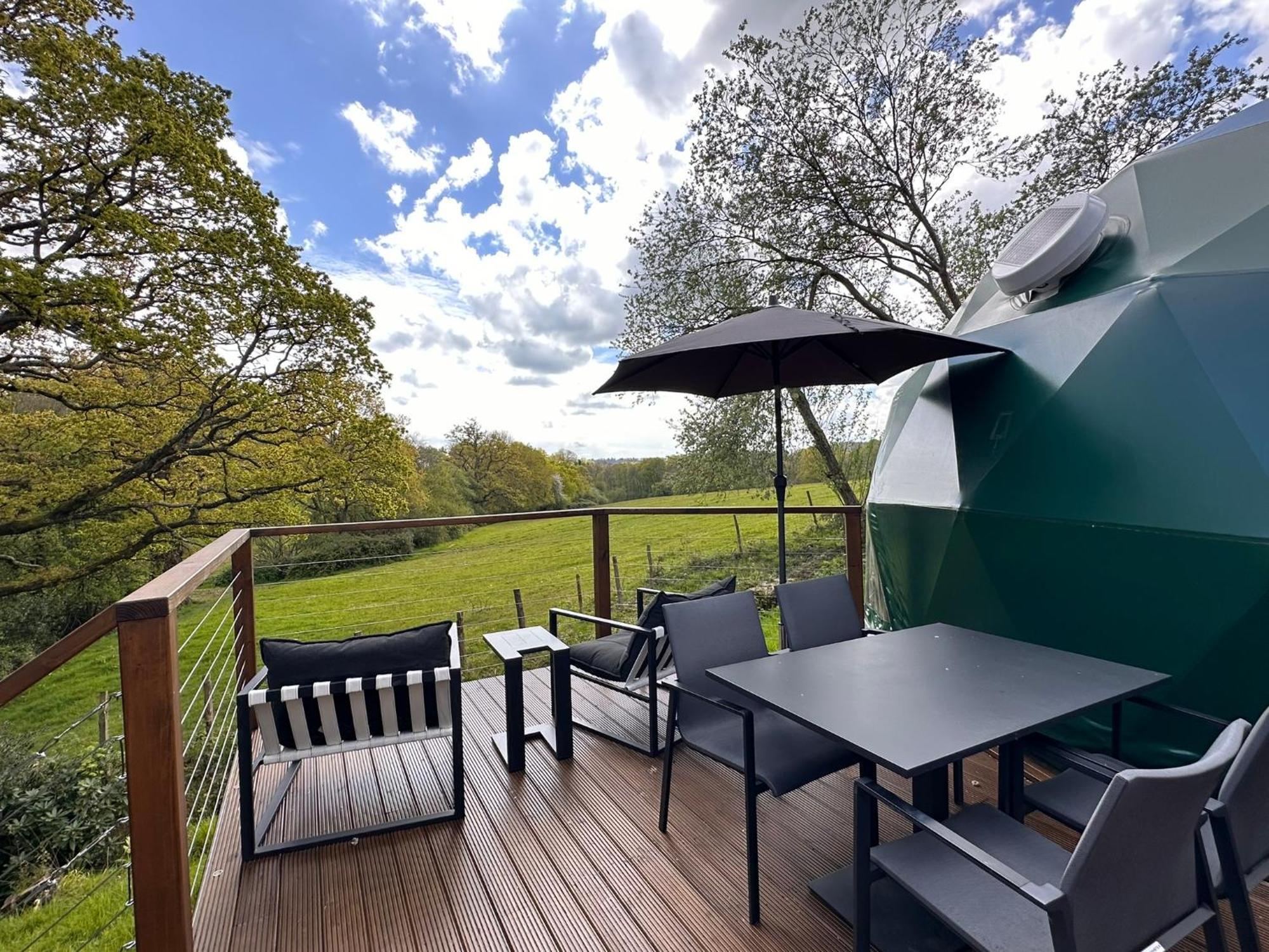 Lodge Luna Domes Chiddingstone