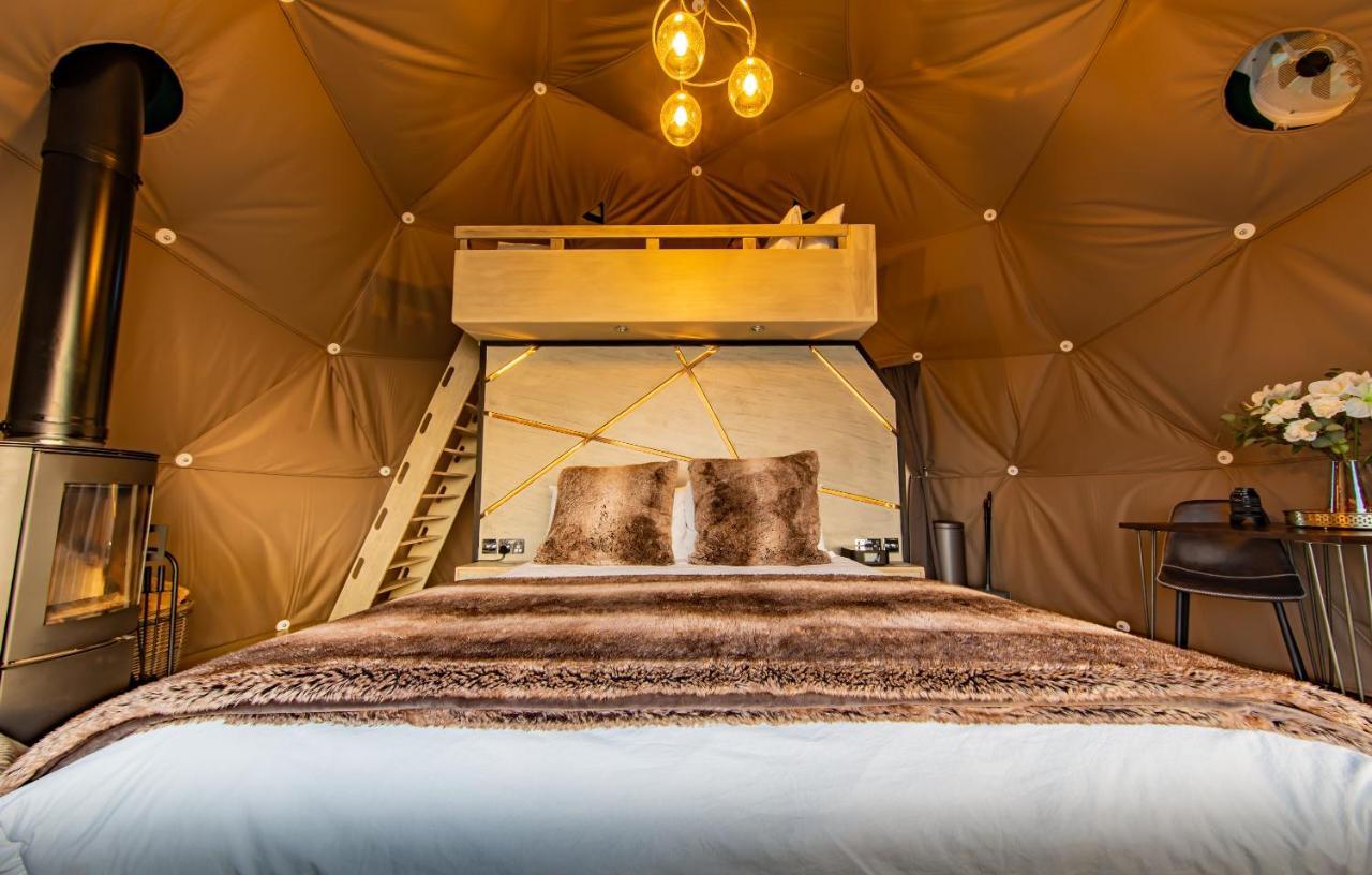 Luna Domes Lodge Chiddingstone