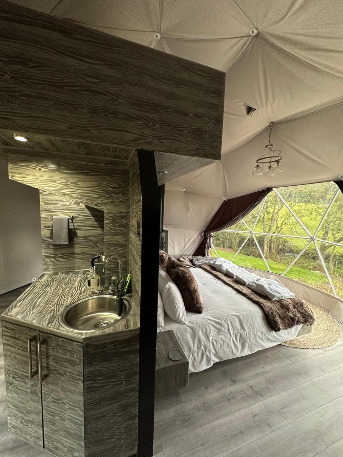 Lodge Luna Domes Chiddingstone